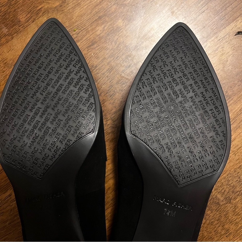 Marc Fisher Kneel Velvet Faux Pearl Point Loafer 7.5 - Picture 7 of 13